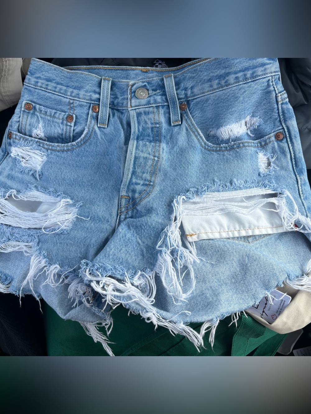 Levi’s 501 Distressed Denim Cutoff Shorts W26 Light Wash Raw Hem
